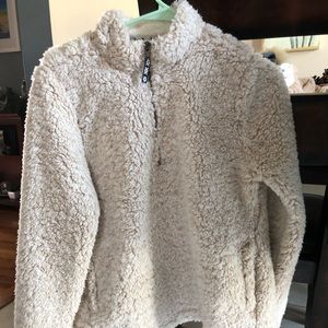 Barely worn like new fuzzy quarter zip